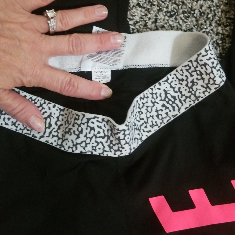 Nike capris - Picture 3 of 3
